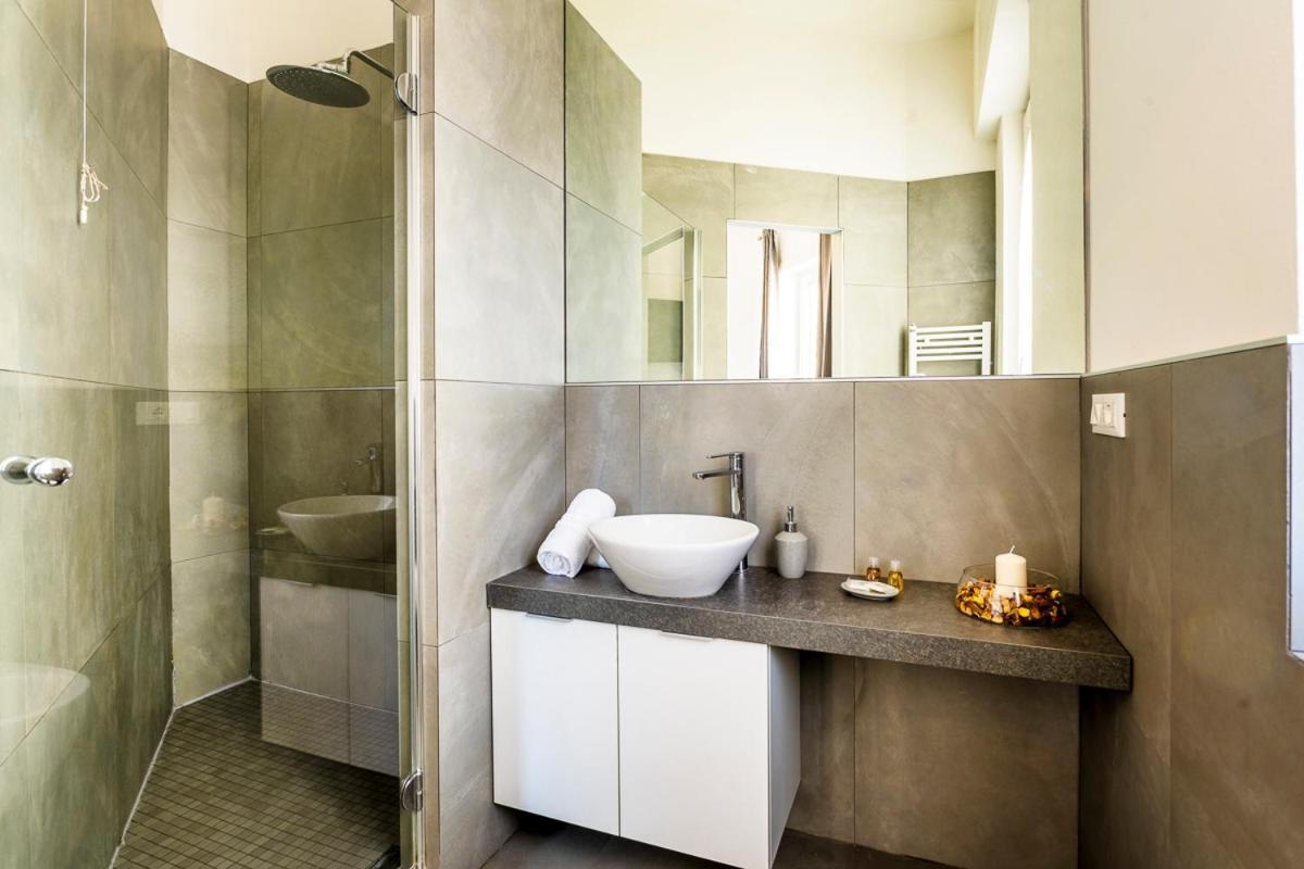 Exclusive 3 Bedrooms Near Duomo Appartement Milaan
