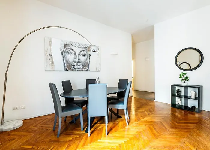 Exclusive 3 Bedrooms Apartment Near Duomo